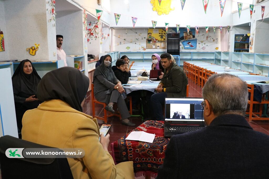 نشست انجمنهای ادبی شاعران و نویسندگان نوجوان کانون کرمان برگزار شد