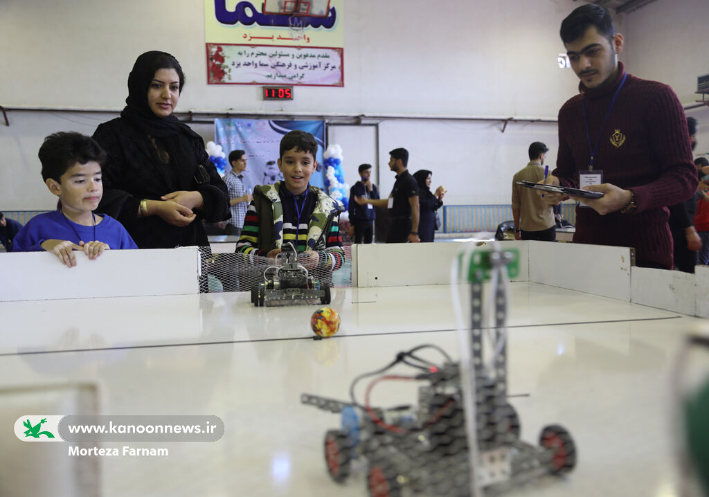 چهارمین دوره مسابقات رباتیک دانشآموزی