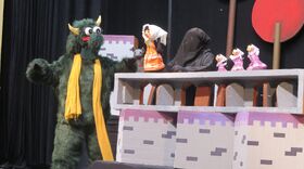 استقبال خوب بچه‌ها از نمایش عروسکی«نمکی و دیو»در کانون قزوین