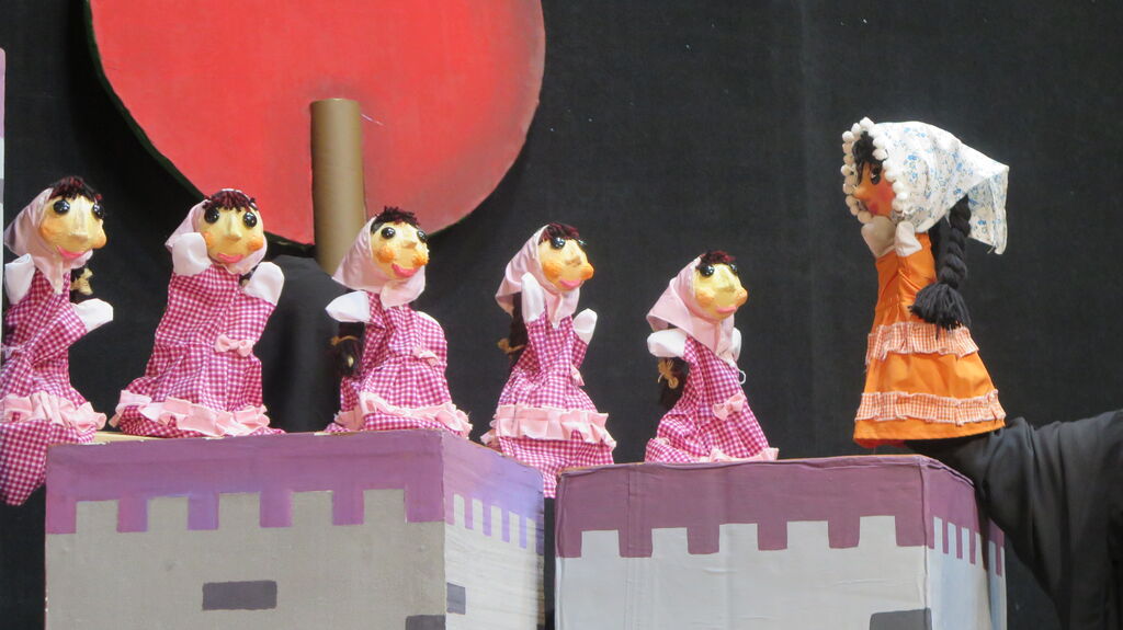 استقبال خوب بچه‌ها از نمایش عروسکی«نمکی و دیو»در کانون قزوین 