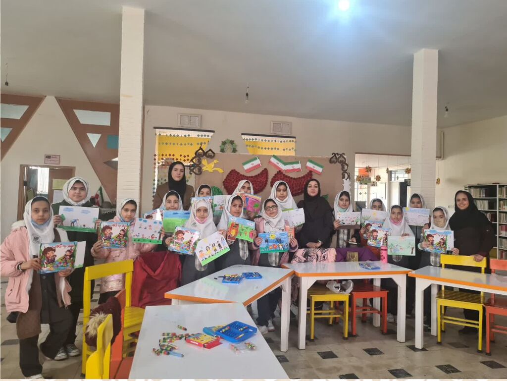 ششمین روز از بهار انقلاب اسلامی در مراکز فرهنگی هنری کانون پرورش فکری کودکان و نوجوانان استان همدان