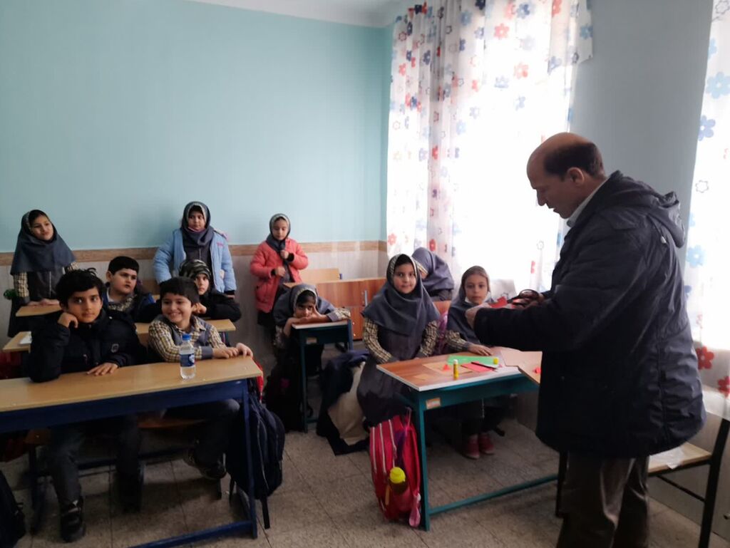 ششمین روز از بهار انقلاب اسلامی در مراکز فرهنگی هنری کانون پرورش فکری کودکان و نوجوانان استان همدان