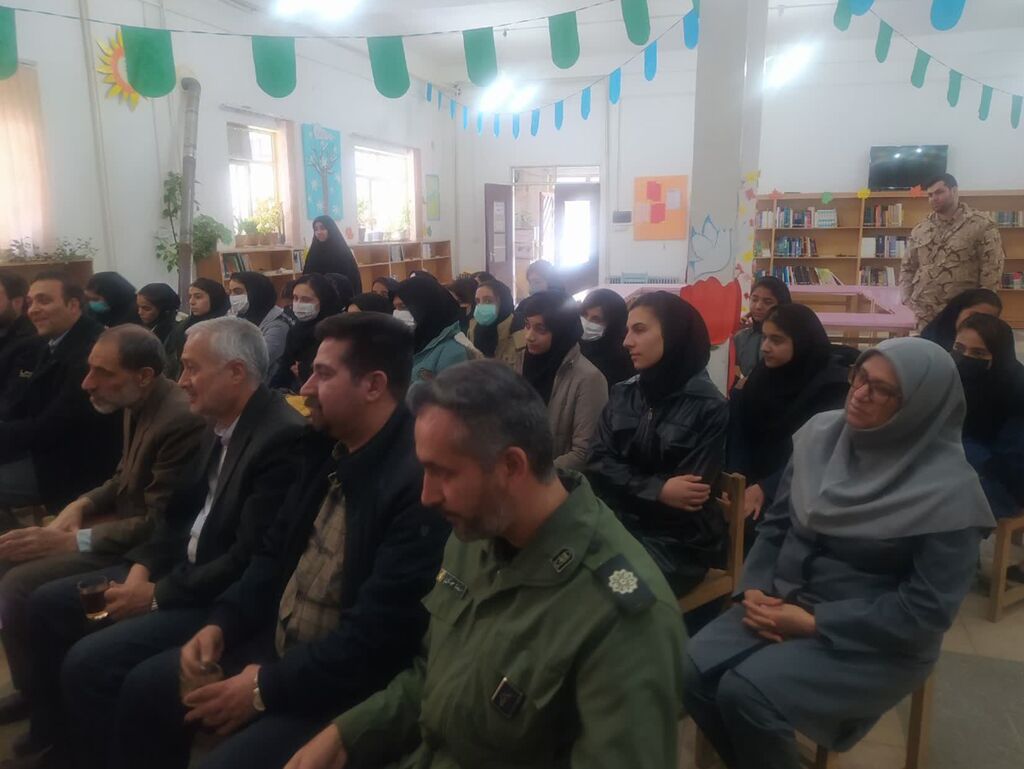 ششمین روز از بهار انقلاب اسلامی در مراکز فرهنگی هنری کانون پرورش فکری کودکان و نوجوانان استان همدان