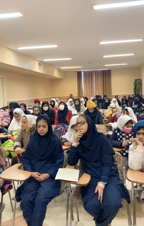 اهدای کتاب بریل از طرف کانون استان تهران به مدارس ویژه نابینایان