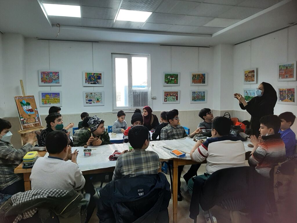 معرفی «پرچم ایران» به دانشآموزان در مرکز شماره ۳ کانون کرج