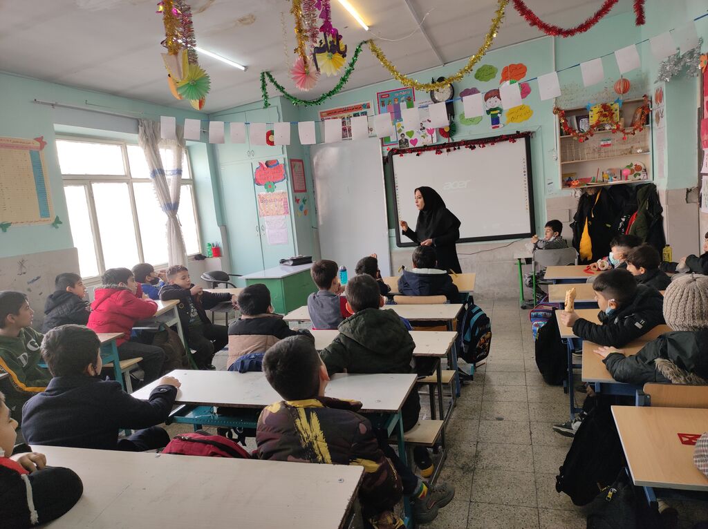 ویژه برنامه کتابخانه سیار کانون البرز در آق تپهی کرج