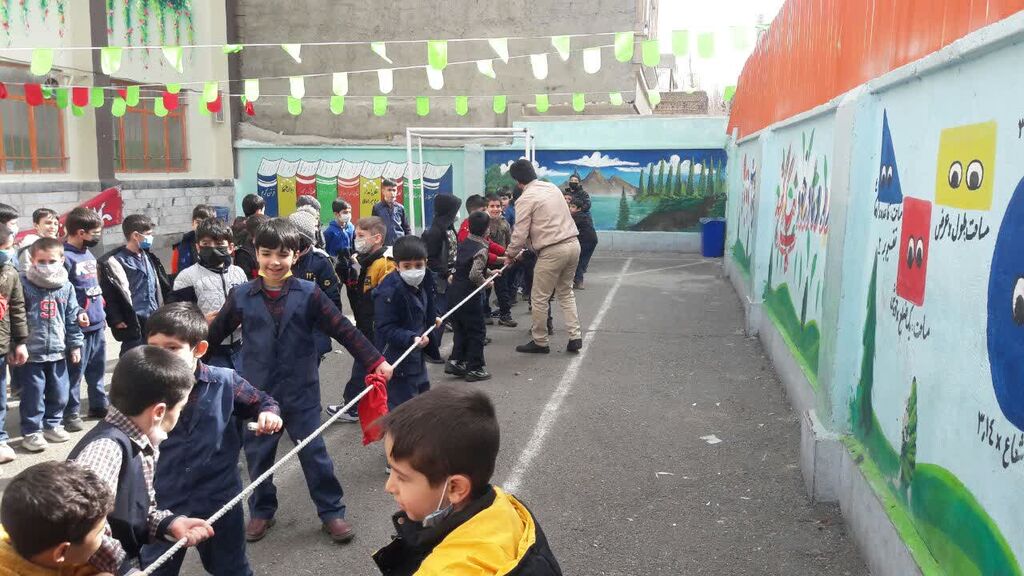 برگزاری ویژه برنامه بازیهای محلی در کتابخانه سیار البرز