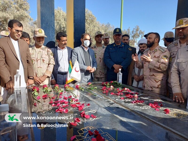 حضور همکاران و اعضای کانون پرورش فکری سیستان و بلوچستان بر مزار شهیدان همزمان با دهه فجر