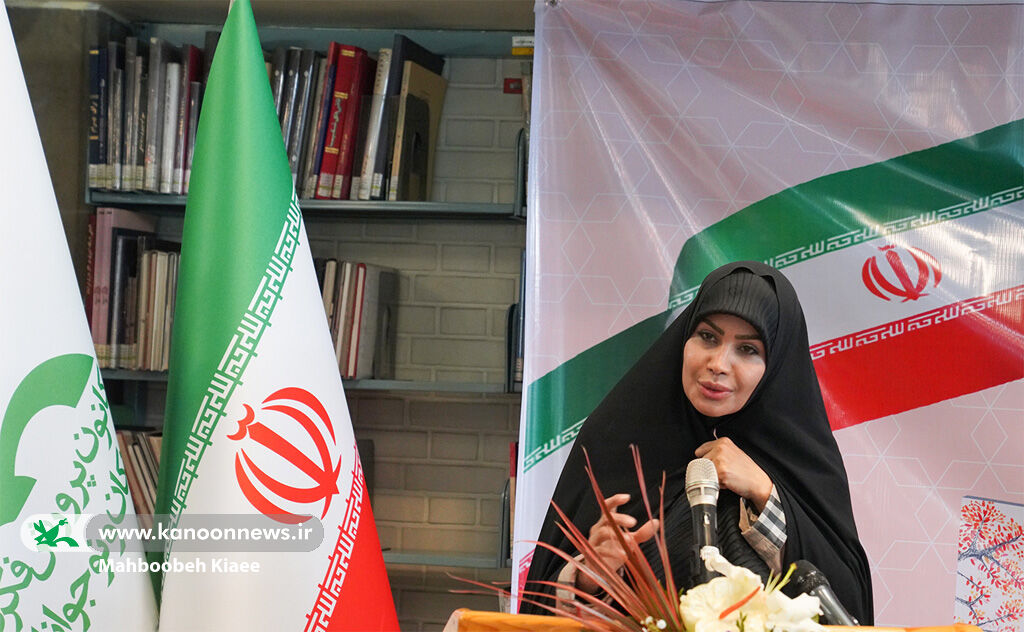 خروجی محصولات کانون باید هویت ملی، دینی و فکری باشد/اهمیت دادن به کتاب چاپی در کنار آثار الکترونیک