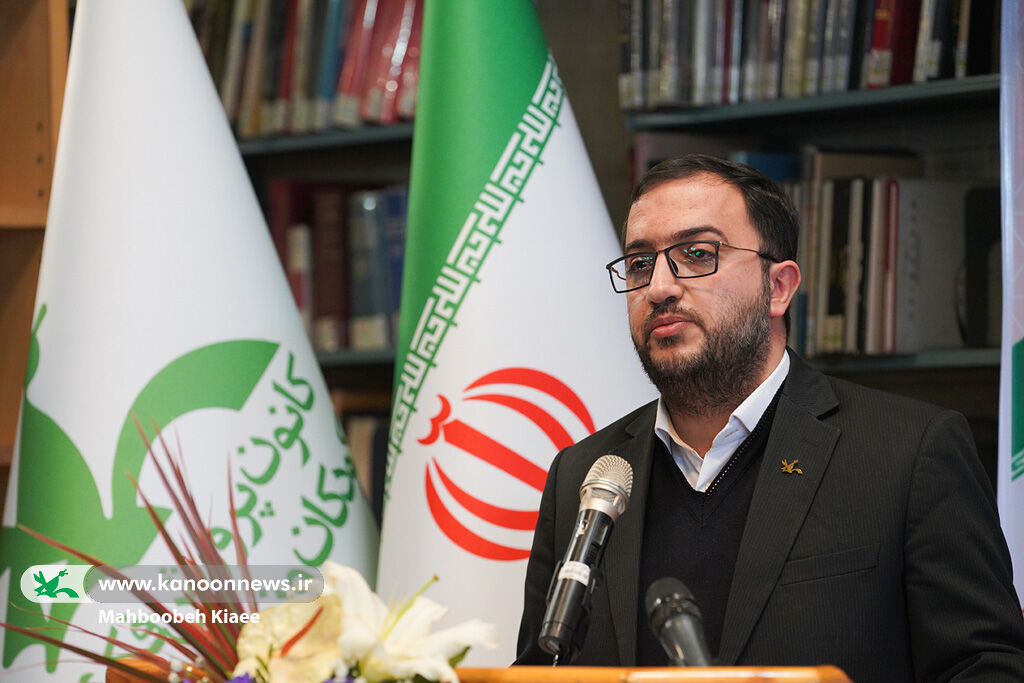 خروجی محصولات کانون باید هویت ملی، دینی و فکری باشد/اهمیت دادن به کتاب چاپی در کنار آثار الکترونیک