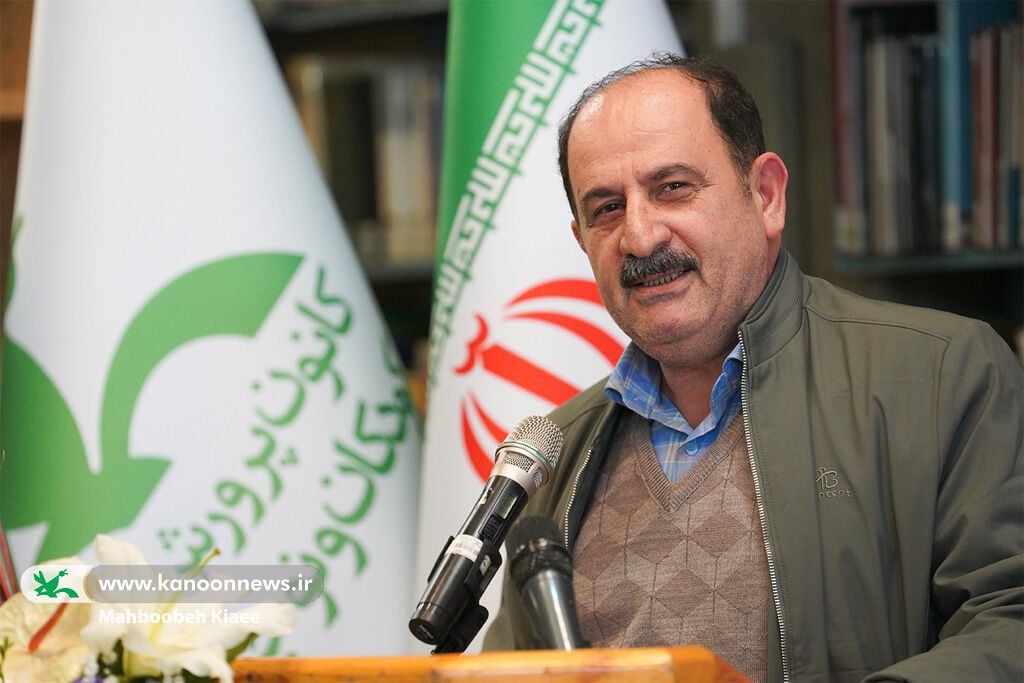خروجی محصولات کانون باید هویت ملی، دینی و فکری باشد/اهمیت دادن به کتاب چاپی در کنار آثار الکترونیک