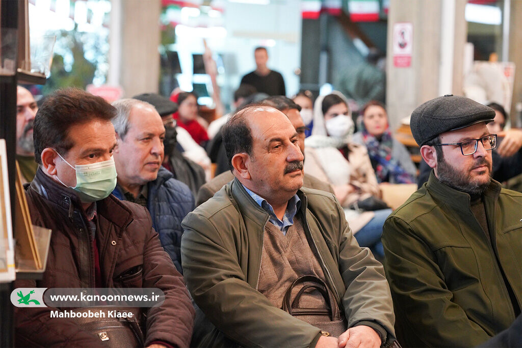 خروجی محصولات کانون باید هویت ملی، دینی و فکری باشد/اهمیت دادن به کتاب چاپی در کنار آثار الکترونیک