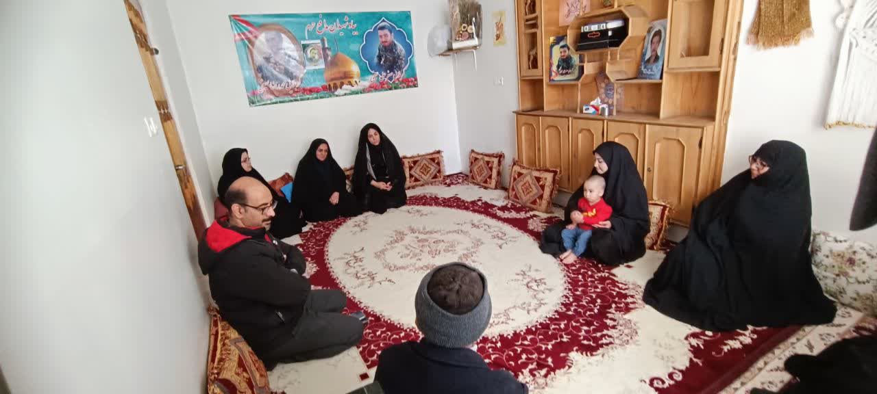 دیدار با مهدی باب الخانی پدر شهید مدافع حرم حمید رضا باب الخانی هر دو عزیز از اعضای کانون اصفهان