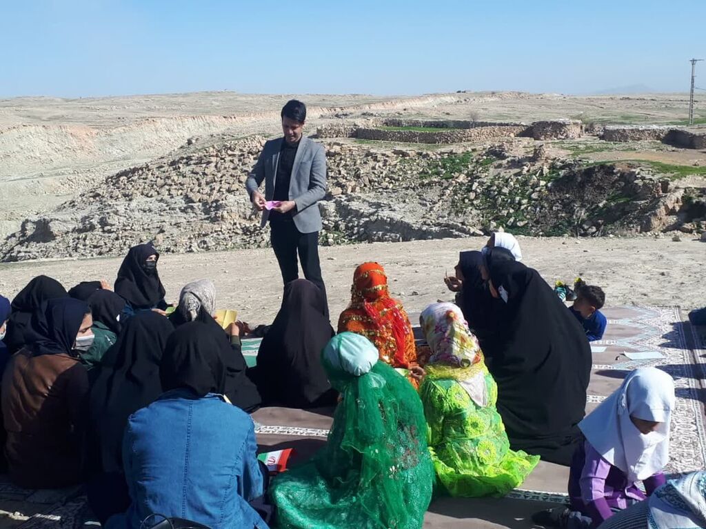 اعزام کتابخانههای سیار کانون خوزستان به منطقه عشایری سرگچ رامهرمز