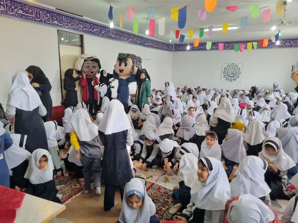 پیک امید کانون پرورش فکری کودکان و نوجوانان در پایگاه هوایی شهید نوژه