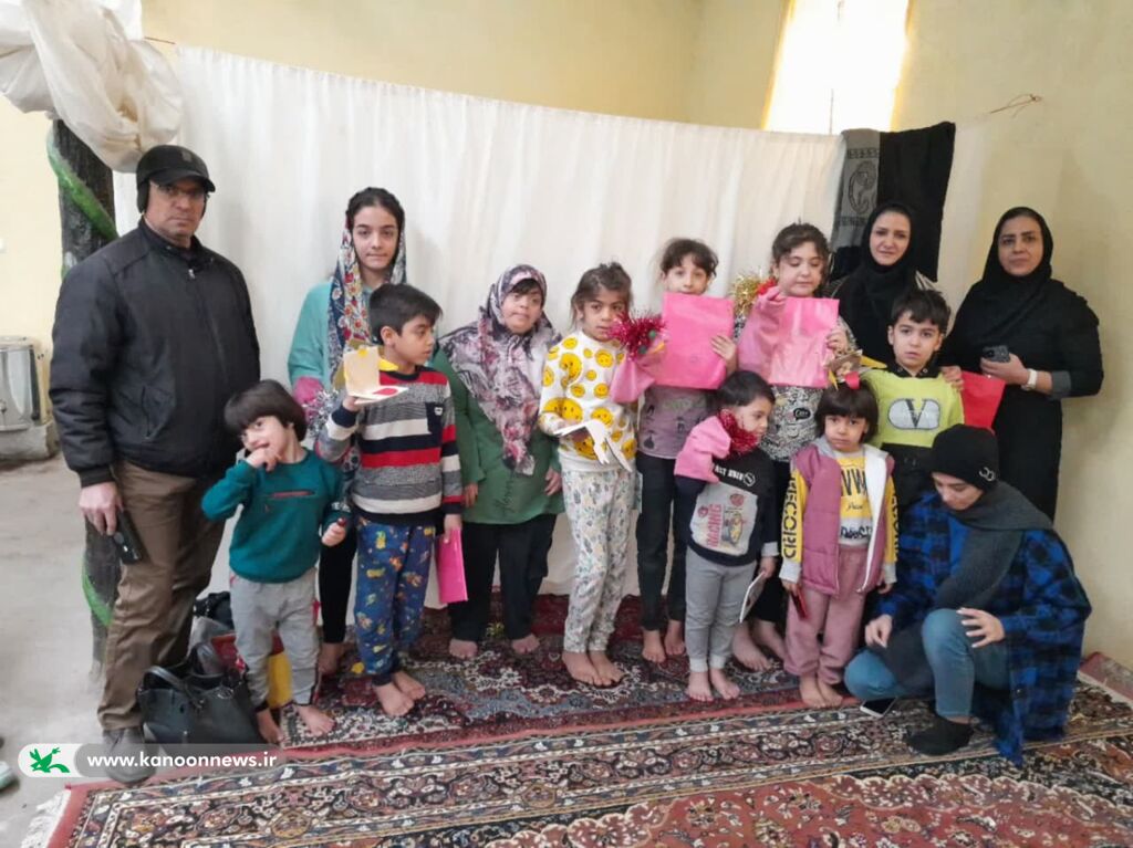 اجرای برنامههای فرهنگی هنری برای کودکان زلزله زده خوی