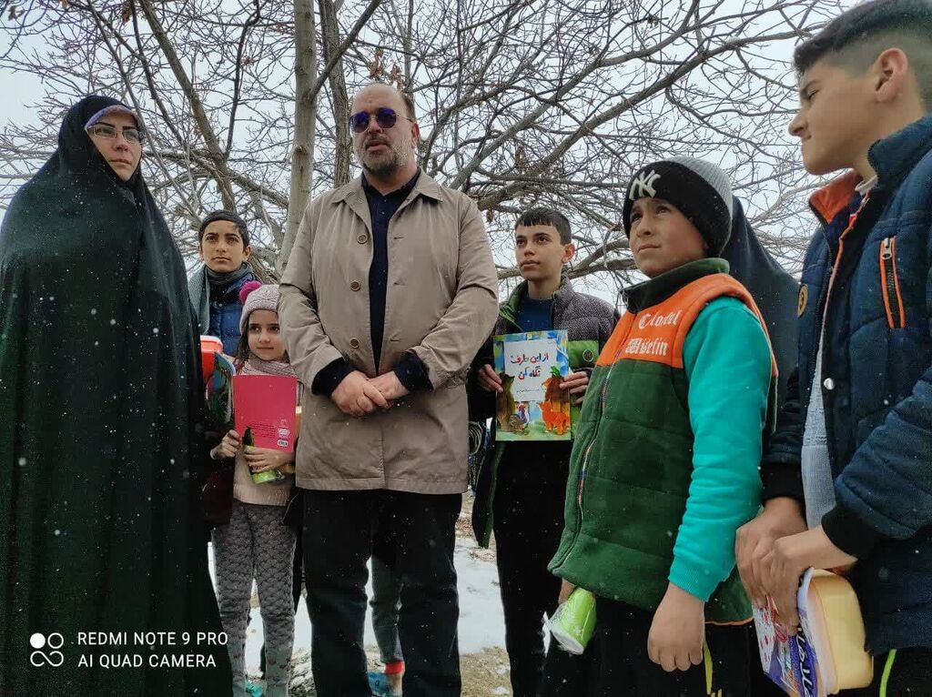 معاون فرهنگی کانون از مناطق زلزله زده خوی بازدید کرد