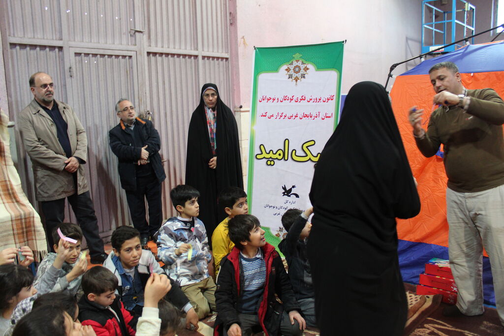 معاون فرهنگی کانون از مناطق زلزله زده خوی بازدید کرد