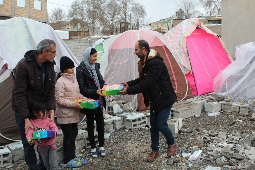 معاون فرهنگی کانون از مناطق زلزلهزده خوی بازدید کرد