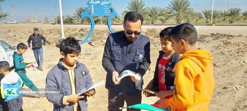 امداد فرهنگی کتابخانه‌های سیار کانون خوزستان به روستای جفیر هویزه به مناسبت دهه مبارک فجر