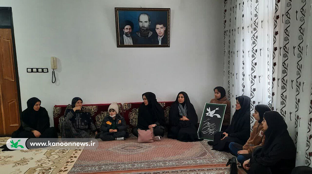 سرپرست کانون استان اردبیل از خانواده شهید ودود اقلیمی تجلیل کرد