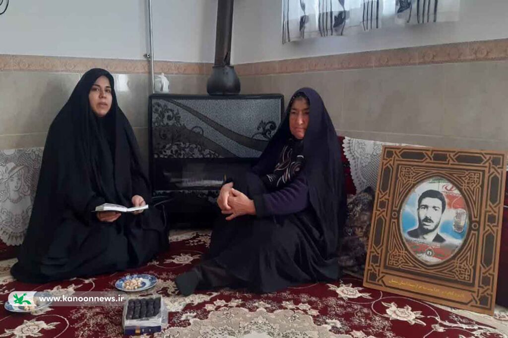 دیدار مسئولان کانون سمنان با خانواده شهدا