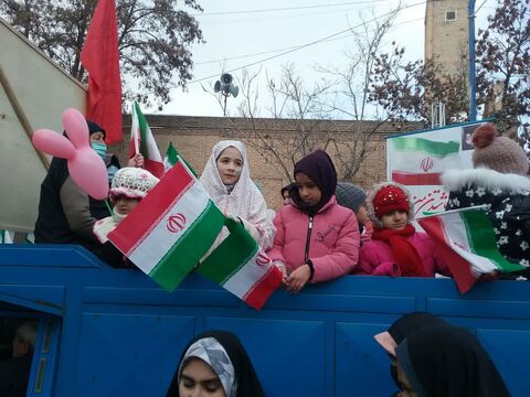 گزارش تصویری ایستگاه فرهنگی کانون در مسیر راهپیمایی ۲۲ بهمن ارومیه