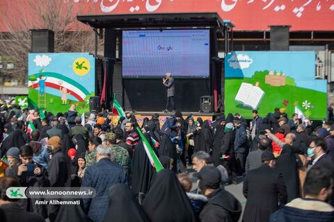 حضور کانون در راهپیمایی 22 بهمن با شش تماشاخانه سیار