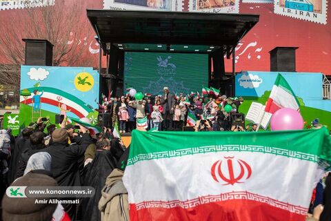 حضور کانون در راهپیمایی 22 بهمن با شش تماشاخانه سیار