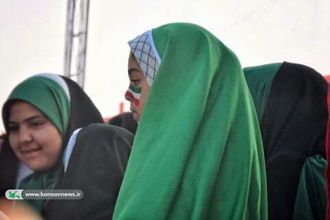 حضور گسترده ی کودکان و نوجوانان در راهپیمایی باشکوه ۲۲ بهمن، اهواز