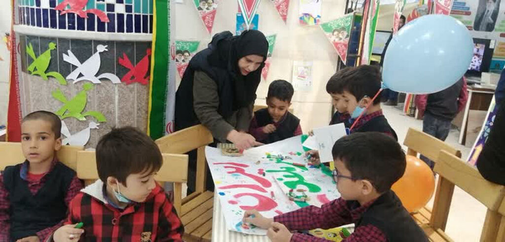 حضور غرفه کانون در نمایشگاه دستاوردهای انقلاب