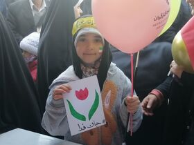حضور پرشور کودکان و نوجوانان در غرفه کانون در راهپیمایی ۲۲ بهمن
