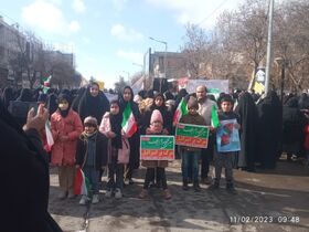 حضور اعضا و مربیان مراکز استان در راهپیمایی ۲۲ بهمن