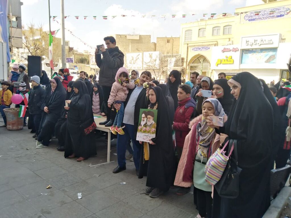حضور پرشور کانون پرورش فکری در راهپیمایی 22 بهمن 
