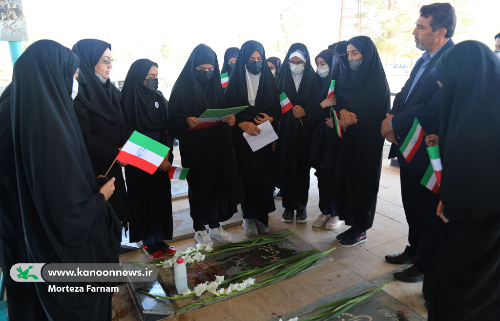 غبارروبی قبور شهدا