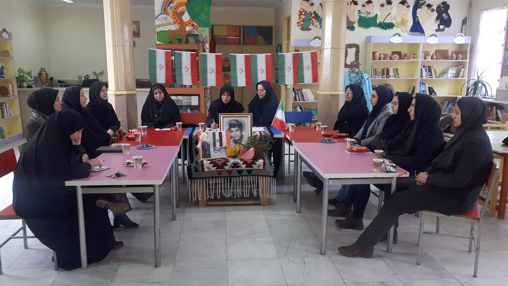 برنامههای دهه مبارک فجر در کانون شهرستان نیر پایان یافت