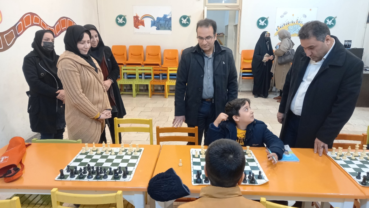 بازدید علی رشیدینیا از مرکز شماره 8 کانون استان تهران