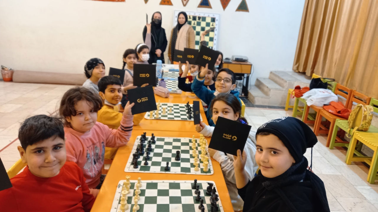 بازدید علی رشیدینیا از مرکز شماره 8 کانون استان تهران