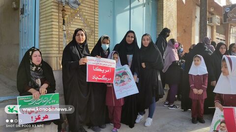 ایستگاه مراکز فرهنگی هنری کانون استان بوشهر در مسیر راهپیمایی ۲۲بهمن 4