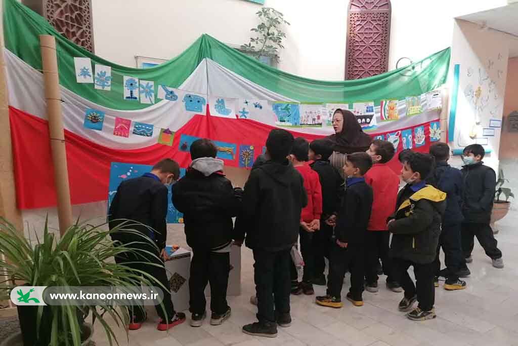 گرامیداشت دههی فجر در مراکز فرهنگیهنری کانون سمنان