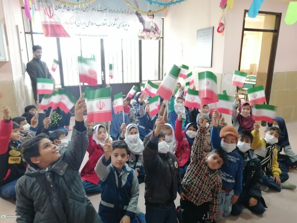 دانش آموزان روستای قلعه سلطان باجی میزبان کتابخانه سیار روستایی قم شدند