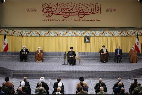 دیدار جمعی از مسوولان نظام و سفیران کشورهای اسلامی با مقام معظم رهبری
