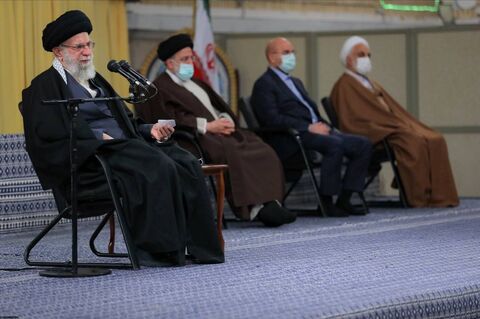 دیدار جمعی از مسوولان نظام و سفیران کشورهای اسلامی با مقام معظم رهبری