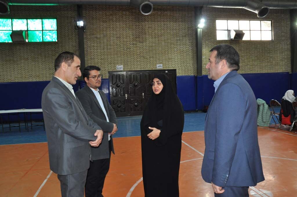 معرفی فعالیتهای کانون به دانش آموزان در گرمدرهی کرج