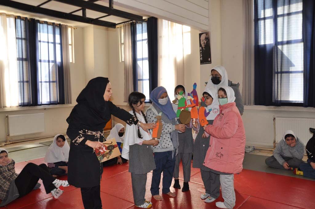 معرفی فعالیتهای کانون به دانش آموزان در گرمدرهی کرج