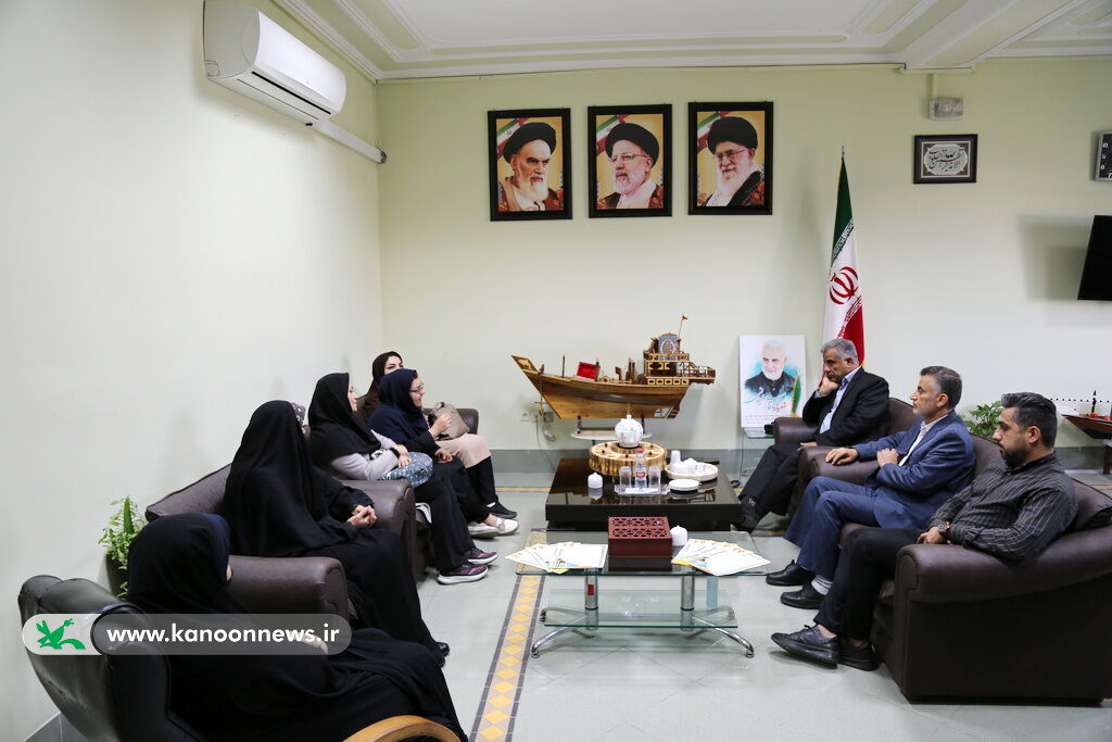 خادمان فرهنگی کودکان در مناطق کم برخوردار تقدیر شدند