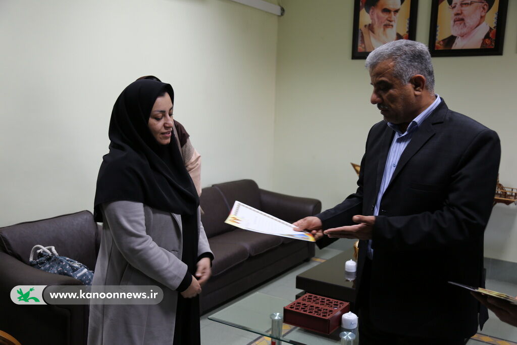 خادمان فرهنگی کودکان در مناطق کم برخوردار تقدیر شدند