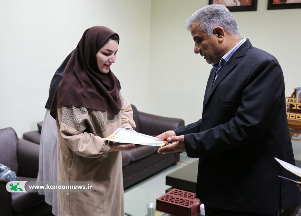 خادمان فرهنگی کودکان در مناطق کم برخوردار تقدیر شدند