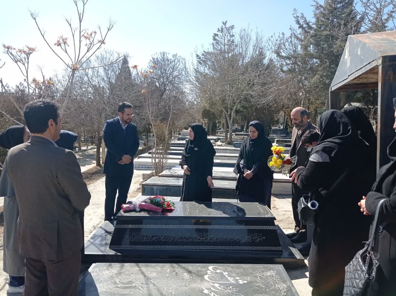 ادای احترام اعضای شورای فرهنگی کانون استان به کوچکترین شهید انقلاب اسلامی استان کرمانشاه