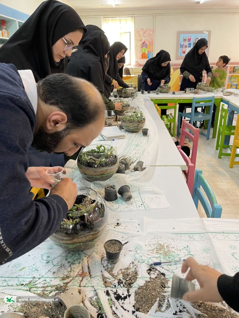 کارگاه آموزشی ساخت باغ شیشه ای برگزار شد